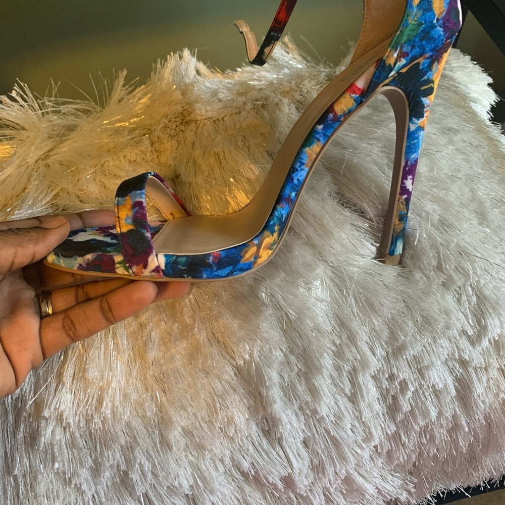 Only Worn Once Super Cute For Spring Time! Comes … - image 1